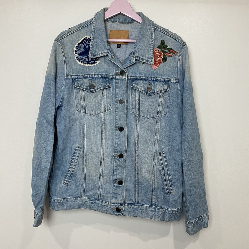 Sanctuary Women's Sz M Embroidered Denim Jacket Light Wash Floral Hummingbird